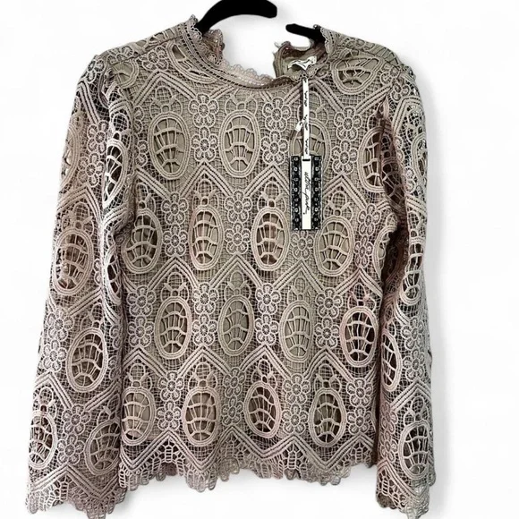 Ultra Pink Lace Blouse in Cream - Picture 3 of 11